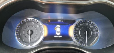 Cuadro medidor velocímetro 200 OE 2015 93 k millas Chrysler Foto 1 de 4
