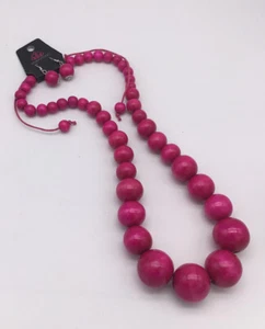 NWT Paparazzi Beautiful Hot Pink Wooden Earrings And Necklace - Imagen 1 de 2