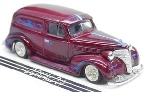 Chevrolet Revell 1939 sedán entrega Lowrider rojo oscuro '39 Chevy escala 1/64 - Imagen 1 de 2