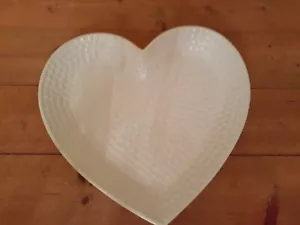 Elegant Dimpled Ceramic/Porcelain White Heart Shaped Trinket/Serving Dish - Picture 1 of 11