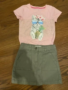 H&M Girls OLIVE GREEN COTTON TWILL Adjustable Waist & Pink Cat Tshirt 5-6 - Picture 1 of 6