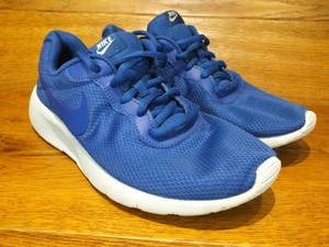 nike tanjun trainers blue