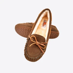 Women's Brown Suede Moccasin Slippers Shoes Faux Fur Lined New Winter Outdoor - Picture 1 of 9