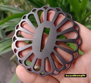 Tsuba in ferro acciaio nero fatto a mano per spada samurai giapponese Katana Wakizashi Tanto - Foto 1 di 3