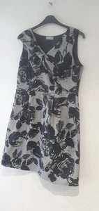 Pretty Marks & Spencer Per Una Thicker Grey Sleeveless Black Roses Style Size 16 - Picture 1 of 9