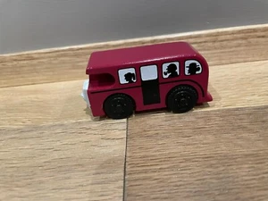 Thomas The Tank Engine Wooden Railway Bertie - Picture 1 of 2