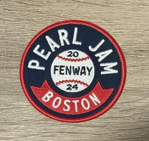PARCHE DE BÉISBOL PEARL JAM BOSTON FENWAY PARK 2024 EDDIE VEDDER 15 Y 17 DE SEPTIEMBRE NUEVO - Imagen 1 de 3