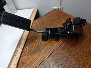 1999-01 Ford Excursion  F81Z9F836AA Accelerator Gas Pedal & Sensor SEE DISCRIPT - Bild 1 von 7