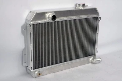 Pickup Datsun 620 1972-1973 1,6 L 3 filas nuevo radiador MT DPI: 487 k2 Foto 1 de 4