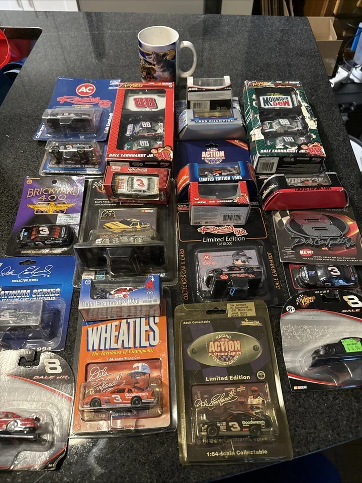 NUEVO Dale Earrnheardt Jr. Winner's Circle #34711 NASCAR Lote de 21 Variedad Foto 1 de 4