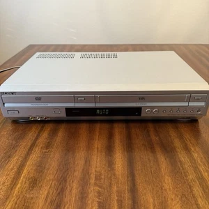 Sony SLV-D370P DVD Player VCR Recorder Combo - No Remote - Minor DVD Tray Issue - Picture 1 of 13