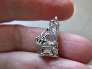 DE COLECCIÓN RARO EE. UU. PLATA ESTERLINA NUEVO BEDFORD WHALERS MONUMENTO MONUMENTO FOB COLGANTE - Imagen 1 de 6