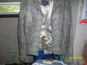 Damen Kurzjacke grau/schwarz Leder Schlangenleder von Lei, Größe S (gebraucht) - Bild 1 von 6