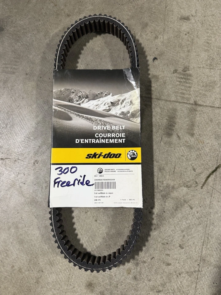 Correa de embrague de transmisión Ski-Doo OEM Tundra y Freestyle 300F 2005-2006, 417300334 Foto 1 de 1