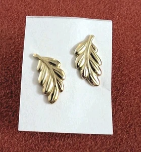 Vintage Avon Gold tone Leaf Earrings - Picture 1 of 5