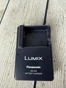 CHARGEUR DE BATTERIE PANASONIC DE-A45 OEM MODÈLE LUMIX ORIGINAL - Photo 1 sur 4