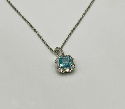 Hermoso colgante cuadrado de diamantes azules de 2 quilates lleno de oro blanco de 18 quilates creado en laboratorio Foto 1 de 4