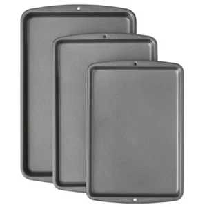 Wilton Bake It Better Non-Stick Baking Pan Set 3 Pieces - Picture 1 of 6