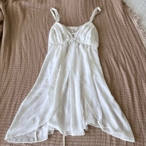 White Oscar de la Renta Women's Semi-Sheer Satin Slip nightgown Size L - Picture 1 of 9