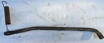 Palanca de bloqueo de asiento y resorte Honda ATC185S 1983 usado artículo original PN: 77108-958-670 Foto 1 de 3