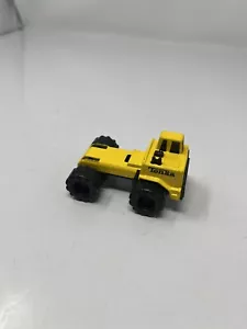 Tonka 2003 Hasbro 1:64 scale Diecast Model Tractor #B11 - Picture 1 of 5