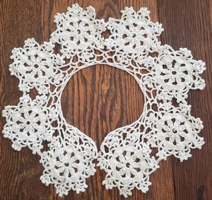Vintage Women's handmade Cream Crochet Collar Pearl Button  Preppy Grandmacore - Picture 1 of 6