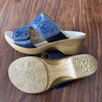 Sandalias para mujer Alegria Linn de cuero bordadas azules talla 37’s Foto 1 de 4