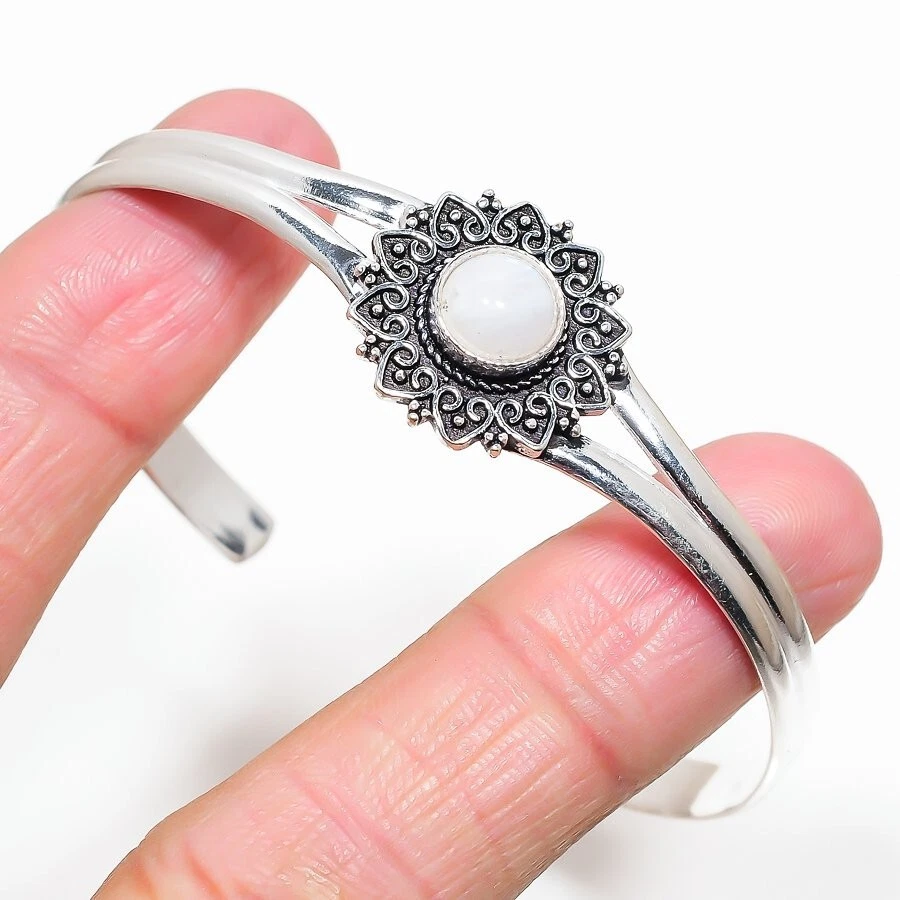 Brazalete de joyería de plata de ley 925 hecho a mano con piedras preciosas de luna talla 7-8 Foto 1 de 1