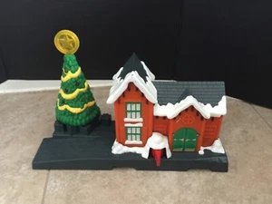 2011 Gullane Mattel toy train Christmas House lights sounds - Picture 1 of 2
