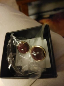 Pendientes de tachuelas de terciopelo de Avon - Imagen 1 de 1