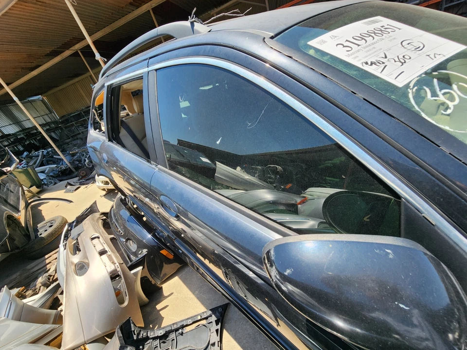 2005 2006 2007 2008 JAGUAR X-TYPE WAGON RIGHT FRONT DOOR GLASS - Image 1 of 1