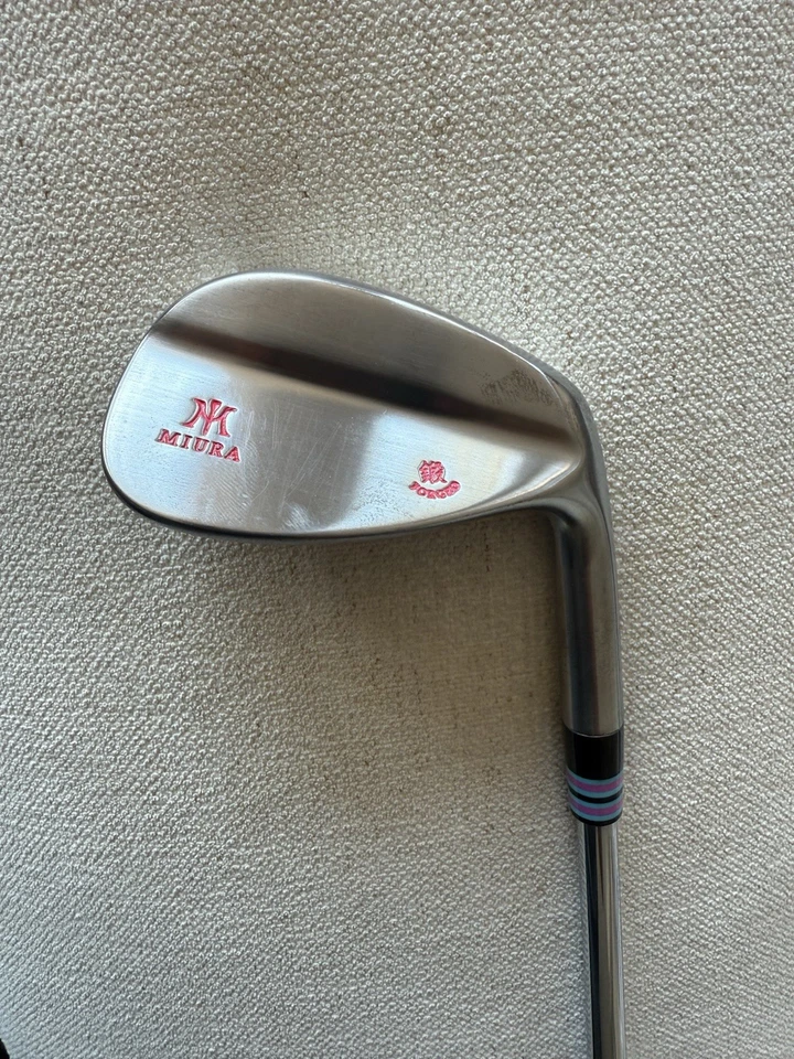 Nueva cuña de molienda Miura 48 grados Y en acabado crudo Foto 1 de 4