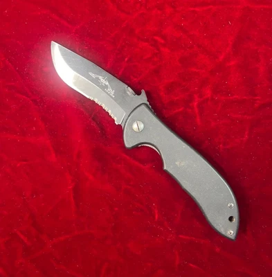 Emerson Commander Vintage  2003 Black Serrated Titanium Liners - Image 1 of 4