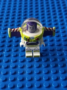 Genuine Lego Buzz Lightyear Minifigure (CMF - Used - Disney Series 1 - DIS003) - Picture 1 of 1