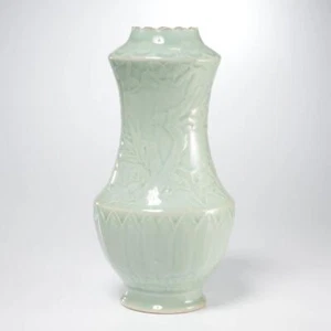 Chinese Celadon Fans Bamboo Scalloped Rim Traditional Vase 13"h 7"w - Picture 1 of 6