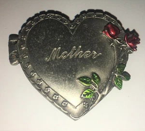 Pin de medallón MADRE peltre color con rosas rojas 2" JJ - Imagen 1 de 7