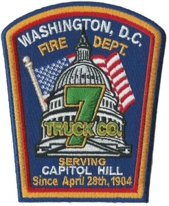 DCFD Truck 7 Serving Capitol Hill dal 1904 - NUOVO Fire Patch - Foto 1 di 1