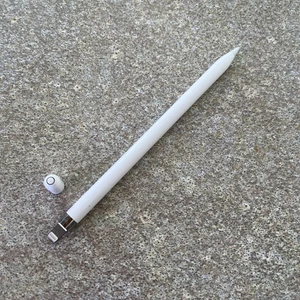Apple Pencil 1st Generation White - Spares Or Repair - Won’t Charge - Picture 1 of 1
