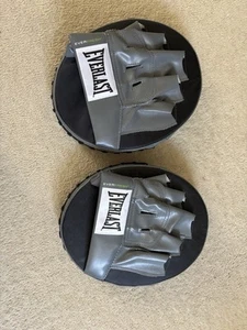Everlast Boxing Black And Grey Spar Pads One Size GUC - Picture 1 of 6
