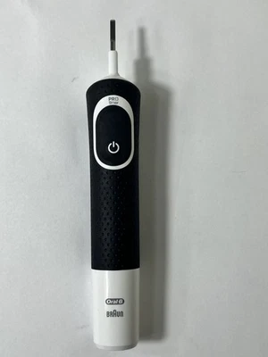 Oral-B PRO 500 PRO Timer Rechargeable Electric Toothbrush Handle - Black / White - Image 1 of 4