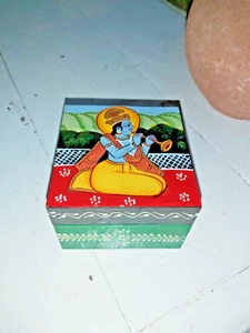 HAND PAINTED INDIAN MANGO WOOD TRINKET/JEWELLERY BOX - KRISHNA WITH FLUTE SCENE - Picture 1 of 11