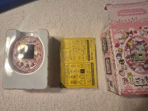 Tamagotchi Meets Sanrio DX Set Pink Hello Kitty | Tested | IN BOX|USED|US SELLER - Picture 1 of 4
