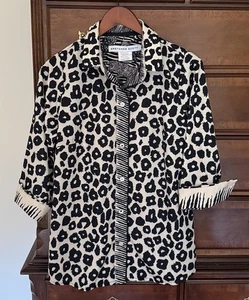 Blusa Gretchen Scott MEDIANA M Leopardo Animal Gato Estampado Botón Delantero Puño Abatible - Imagen 1 de 5