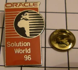 Badge broche vintage ORACLE SOFTWARE SOLUTION WORLD 96 - Photo 1/2