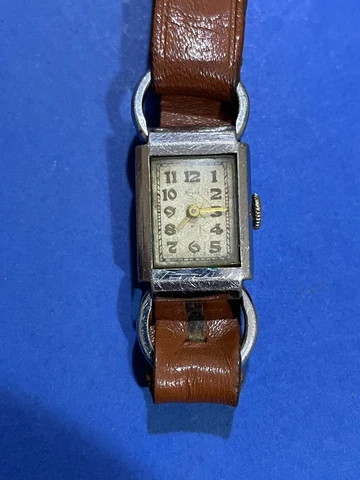 VINTAGE  ROYCE WATCH 15 JEWELS SWISS MADE Cover