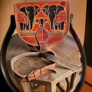 Vintage Tan Brown Shoulder Boho Bali Indo Handpainted Elephant Cross Body Bag - Picture 1 of 8