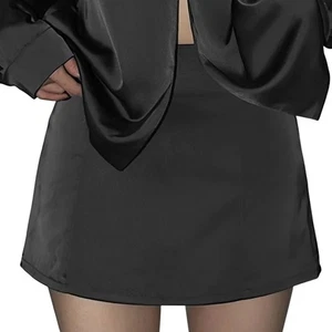 Neu mit Etikett Revolve & Minimalist Liebhaber COMMENSE schwarzer gerader Satin-Minirock M - Bild 1 von 4