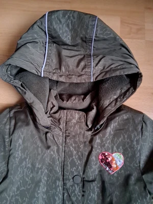 s.Oliver Mädchen Wintermantel, Jacke, abnehmbare Kapuze, Gr. 128, Olivgrün - Bild 1 von 4