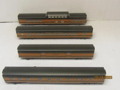 N KATO 4 CAR PASSENGER SET B #1 OF 2 GREAT NORTHERN BAGGAGE COACH DOME PULLMAN - Image 1 of 4