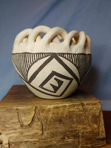 My Estate Sale! Vintage Acoma Pottery 4" Pot Native American Acoma NM - Picture 1 of 12